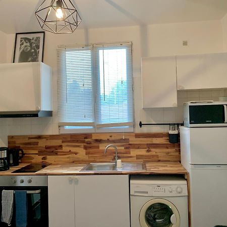Agreable Maison Avec Parking Gratuit Sur Place. Сен-Дени Экстерьер фото
