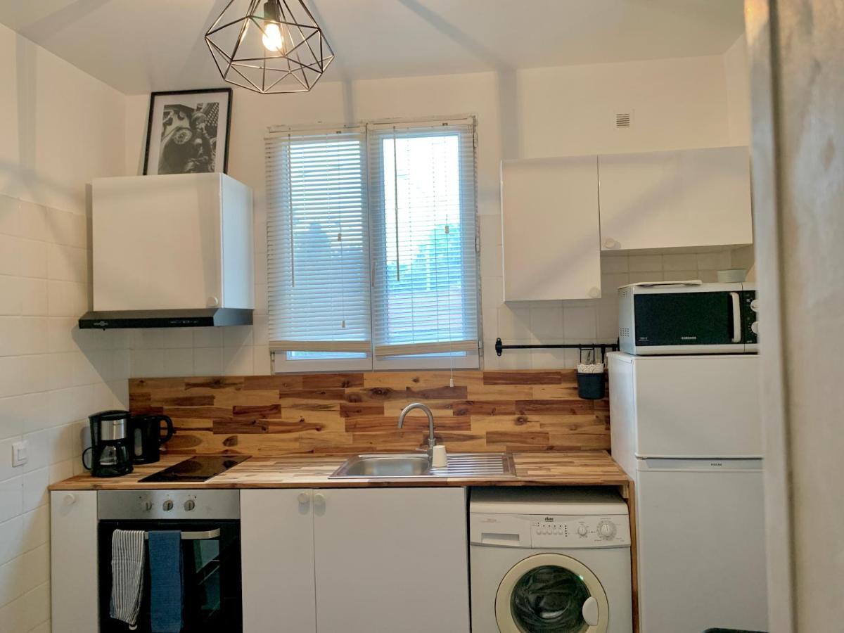 Agreable Maison Avec Parking Gratuit Sur Place. Сен-Дени Экстерьер фото